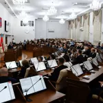 Избранным депутатам АКЗС вручили депутатские удостоверения