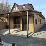 Дом с мебелью и ремонтом в 10 минутах от площади Октября продают в Барнауле за 9 млн