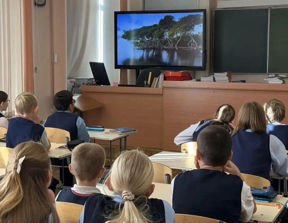 Школы Барнаула проводят цикл мероприятий в рамках проекта "Чистый воздух"