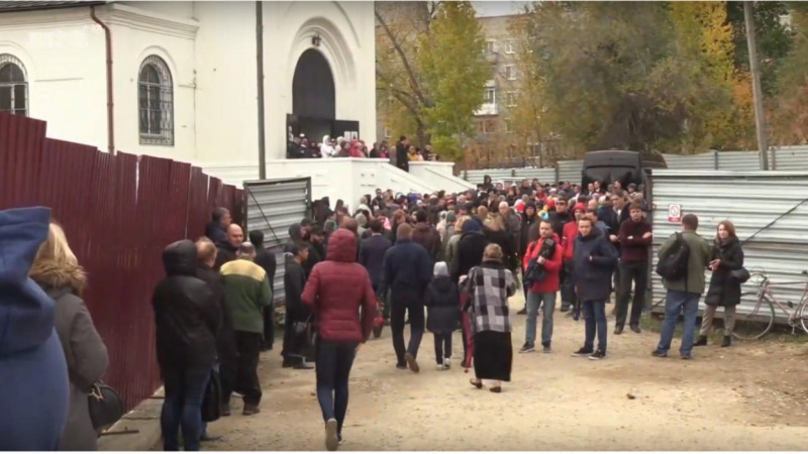 похороны убитых в перми студентов фото