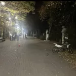 В Парке Победы Горно-Алтайска пьяный подросток на мотоцикле сбил прохожего