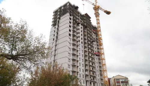 Высотка с окнами: в Барнауле ликвидировали знаменитый долгострой в Гоньбинке. Фото