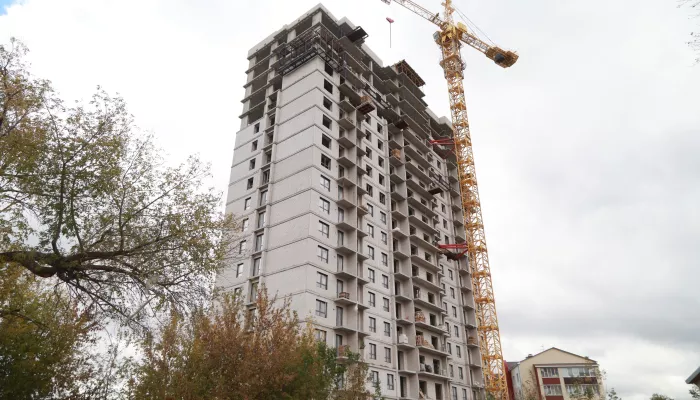 Высотка с окнами: в Барнауле ликвидировали знаменитый долгострой в Гоньбинке. Фото