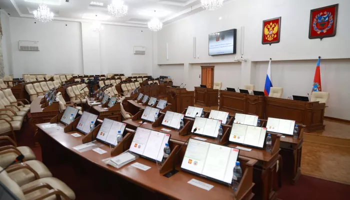 Новая пятилетка: как прошла первая сессия очередного созыва АКЗС. Фоторепортаж
