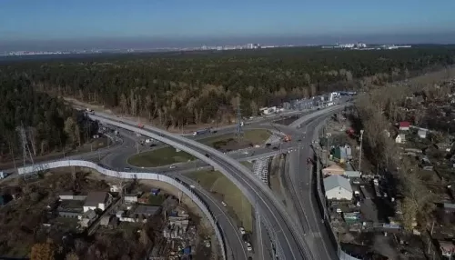 На новой развязке Змеиногорского тракта ограничат движение из-за монтажа подсветки