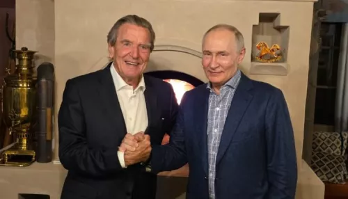 В Кремле показали фотографии со дня рождения Владимира Путина