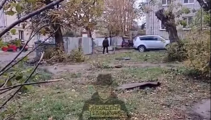 Барнаульцы пожаловались на маскировку провалов погребов глиной