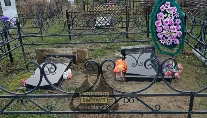 К погрому на кладбище Заринска могут быть причастны трое школьников