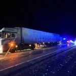Водитель легковушки погиб при столкновении со стоящим грузовиком на трассе Иртыш