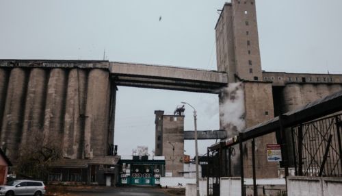 Былая слава: как выглядит барнаульский элеватор осенью