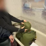Тело обритой девушки нашли в лесу: задержаны мать, две дочери и молодой мужчина