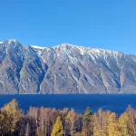 Сезон осенних верховок начался на Телецком озере. Фото