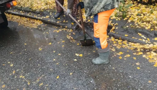 В Горно-Алтайске завершают осенние дорожные работы