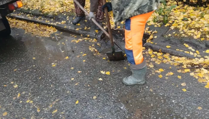 В Горно-Алтайске завершают осенние дорожные работы