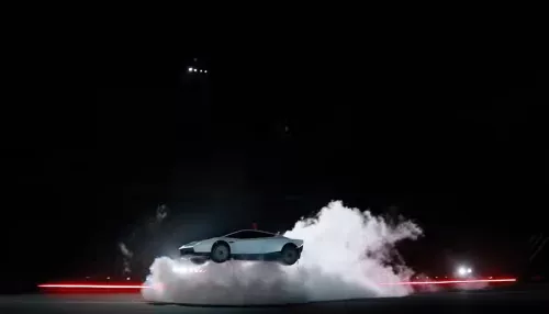 Компания Tesla показала новый летающий автомобиль. Видео