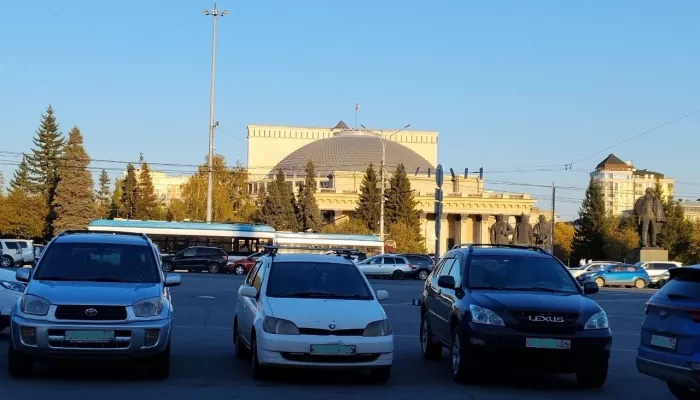 С 25 октября парковка на ряде улиц в центре Новосибирска станет платной. Список