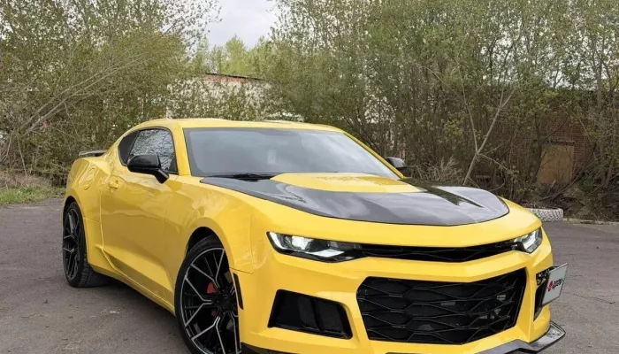 Желтый Camaro из фильма Трансформеры выставили на продажу в Бийске. Фото