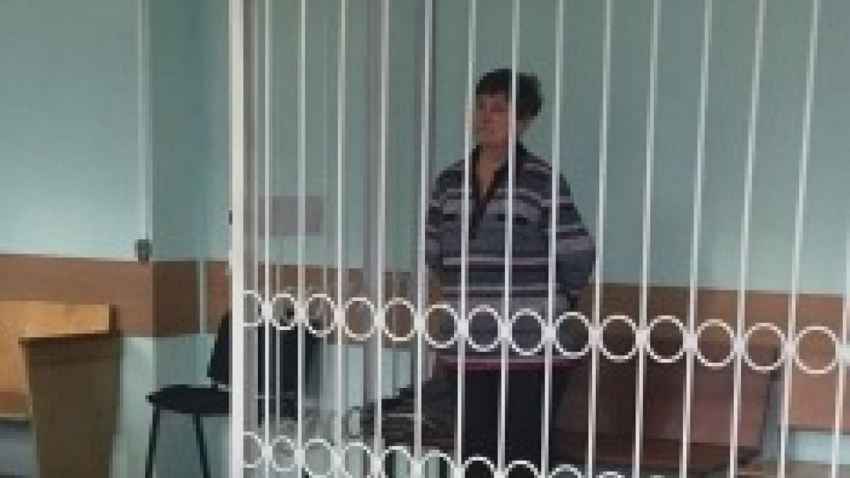 Женщину-опекуна шестерых детей из Заринского района посадили под домашний арест