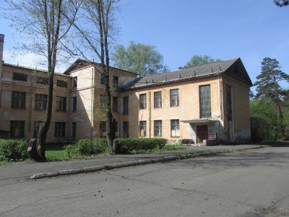 Здание бывшего стационара по ул. Ивана Тургенева, 82/1 в Бийске