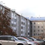 Крышу горевшего в Барнауле дома сдали в срок, но утеплить не успели