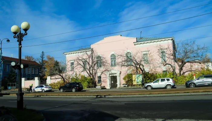 Тепла нет, окна разбиты. Краеведы волнуются за музей, ждущий реконструкции уже 5 лет