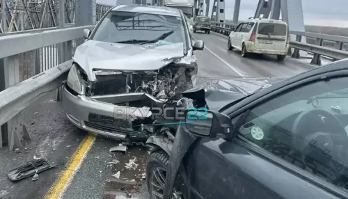 Аварийное утро: барнаульцы стали очевидцами трех ДТП