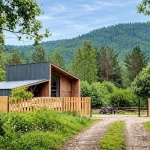 Растущий дом с печью-камином продают в Горном Алтае за 10,5 млн рублей. Фото