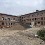 Виктор Томенко проверил ход масштабного обновления гимназии в Рубцовске