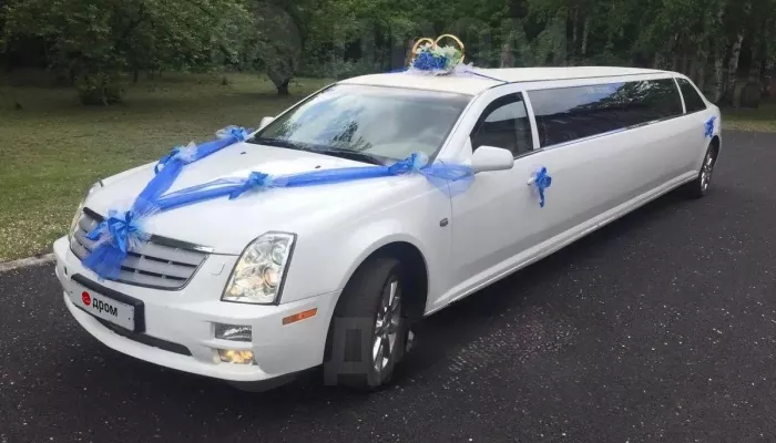 Белый свадебный лимузин Cadillac продают в Барнауле всего за 250 тысяч рублей