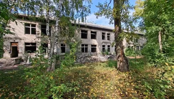 Медицинская заброшка: в Бийске выставили на торги корпус городской больницы