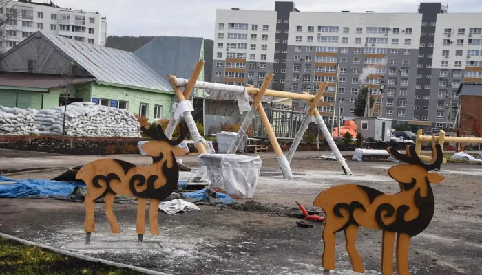 В Горно-Алтайске проверили ход ремонта музыкальной школы и благоустройства парка