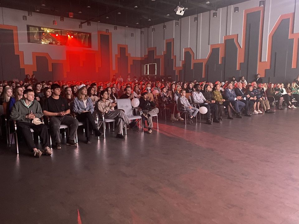Фестиваль "Молодежная палитра"