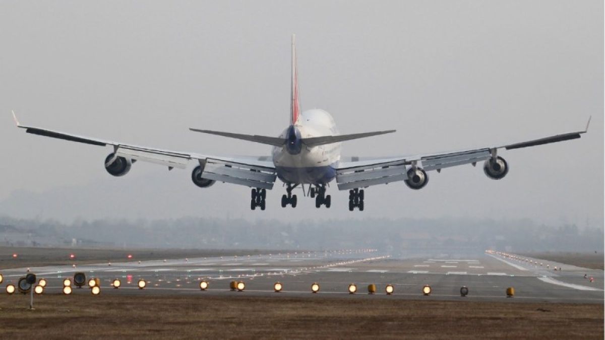 Получают ли пассажиры экстренно севшего самолета в Барнауле компенсацию?