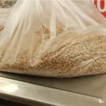 Пожилые бийчане стали закупать гречку и соль на фоне дефицита бензина