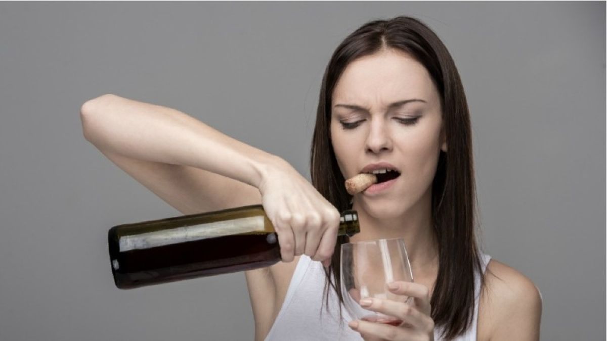 Горе без ума: ученые установили связь между алкоголизмом и необразованностью