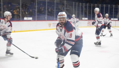 Хоккейный клуб Динамо-Алтай возглавил турнирную таблицу в первенстве ВХЛ