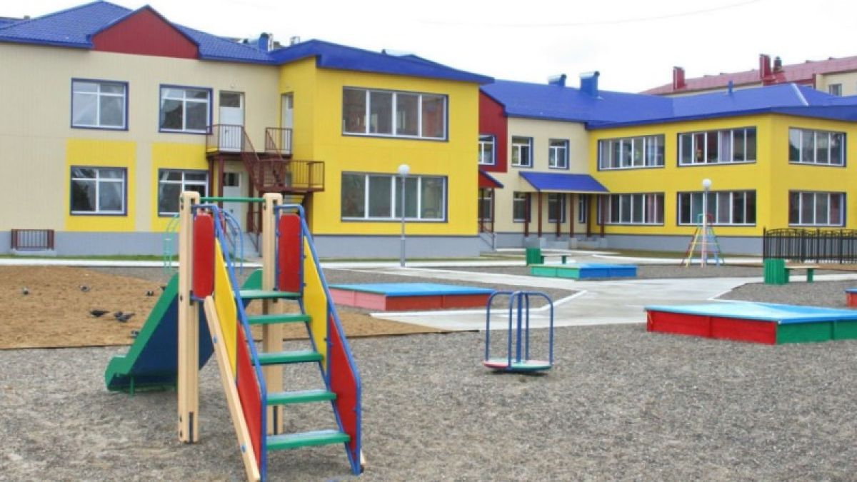 Ярославского воспитателя уволили после избиения ребенка в детском саду