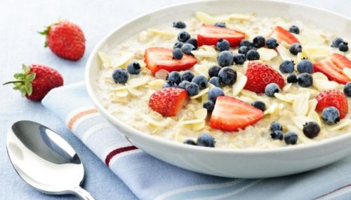 Диетологи рассказали о самом полезном завтраке