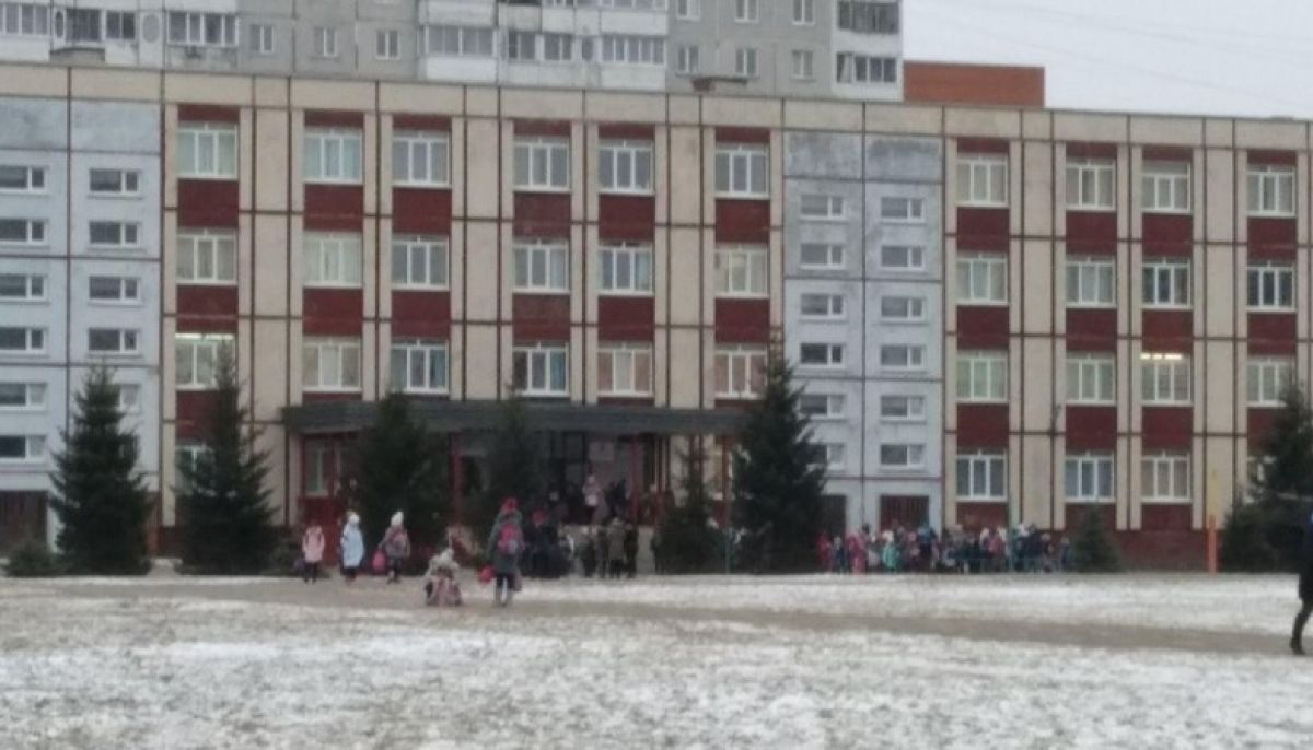 школа 128 барнаул фото. город барнаул школа 128. директор школы 128 барнаул. директор школы 128 барнаул. 128 школа барнаул внутри.