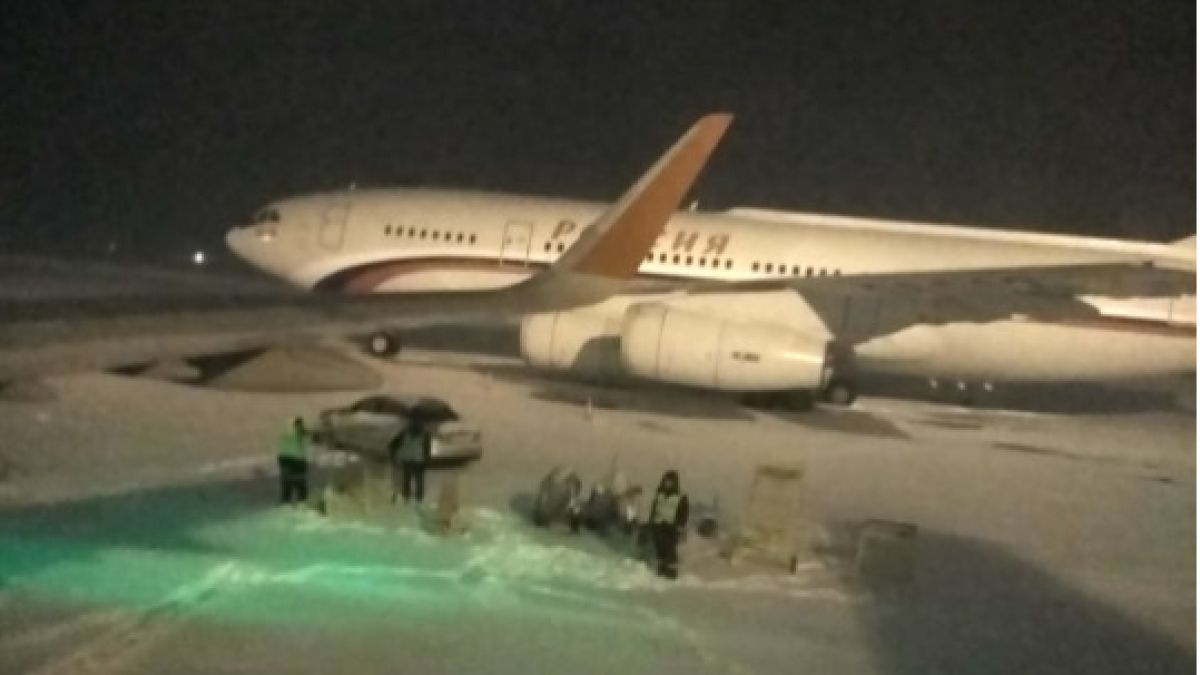 Самолет Медведева заметили в аэропорту Барнаула