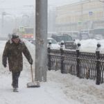 Как и кто расчищает дороги Барнаула: фоторепортаж