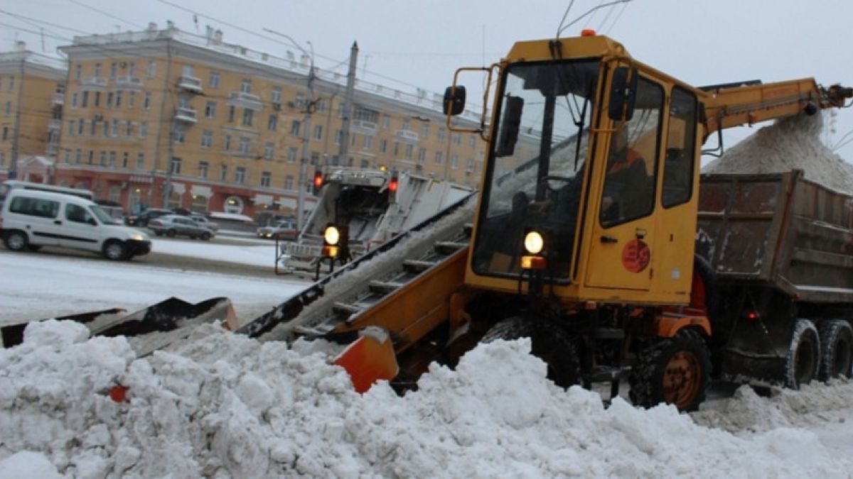 Более 100 машин выйдет на уборку дорог ночью 19 ноября в Барнауле