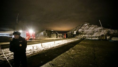 Появились кадры с места обрушения моста в Оренбурге