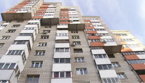 Барнаульцы не согласны с попаданием местного ЖК в топ самых уродливых зданий