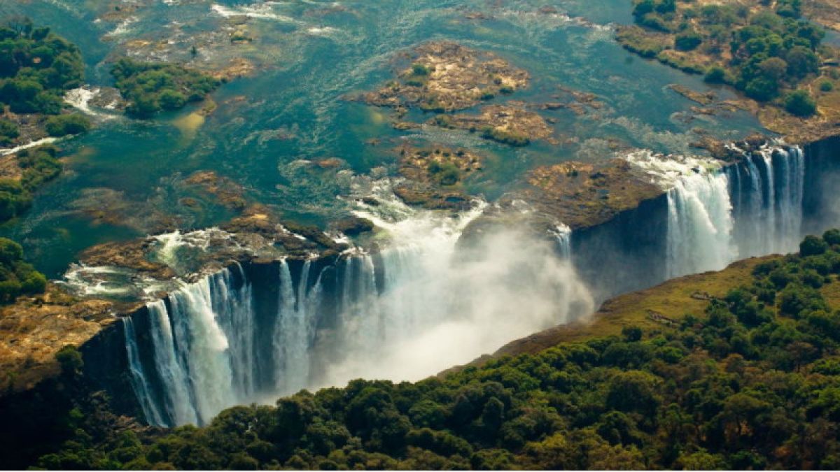Водопад Виктория обмелел до рекордного уровня 