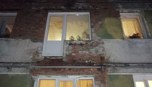 Мэрия Барнаула сообщила подробности обрушения балкона в жилом доме