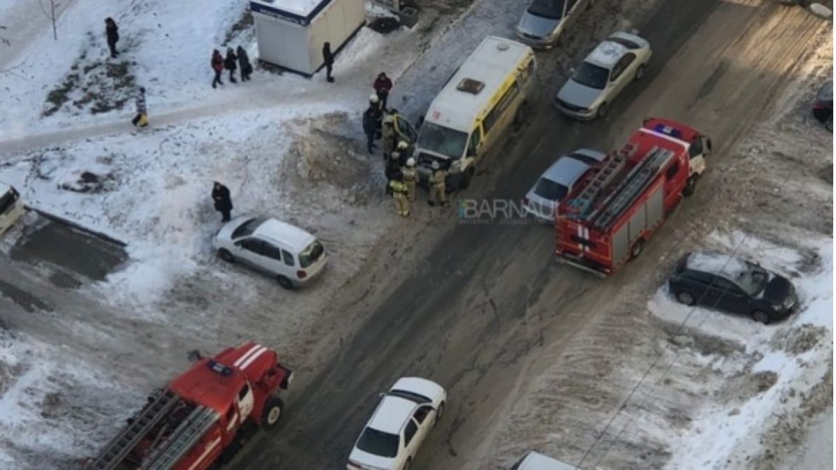 Очередная маршрутка № 110 загорелась на дороге в Барнауле