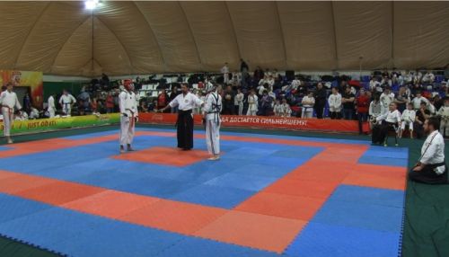 Спортсмены со всей России встретились на турнире по косики-карате в Барнауле
