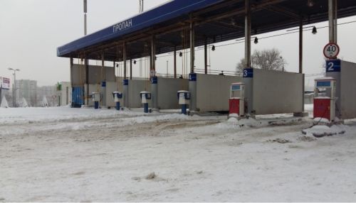 Потянули за ниточку: газовые автозаправки Барнаула подозревают в сговоре
