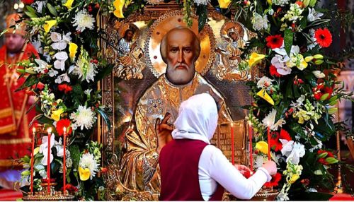 Православные христиане отмечают День памяти Николая Чудотворца